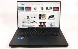 ASUS ROG ZEPHYRUS M16 GU603H: un laptop excelent pentru gaming sau productivitate cu Intel Core i7-11800H la interior