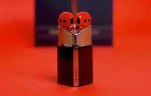 REVIEW Huawei Freebuds Lipstick: Cel mai cool accesoriu beauty-tech