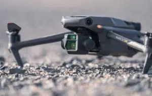DJI Mavic 3 este acum disponibil si vine cu multe imbunatatiri fata de predecesorii sai
