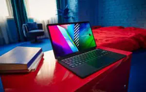 ASUS lansează Vivobook 13 Slate OLED, un 2 în 1 cu Windows 11 și tastatură detașabilă
