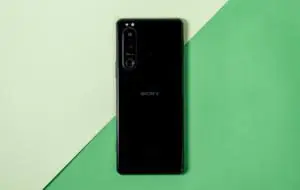 REVIEW Sony Xperia 5 III, experiență de top într-un format atipic