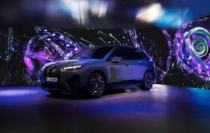 BMW este primul brand care aduce arta digitală în automobile