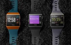 Aveți ceas Ionic de la Fitbit? Dați-l jos imediat! Arde!
