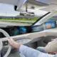 Ecranul auto dezvoltat de Continental are un mod privat ce reduce distragerea atenției șoferului și oferă divertisment pasagerilor