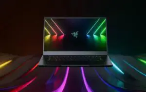 Noul Razer Blade 15 este primul laptop cu ecran OLED de 240 Hz