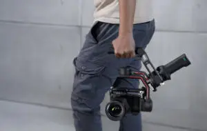 DJI a lansat gimbal-uri RS 3 şi RS 3 Pro pentru creatorii de conţinut + un sistem de transmisie wireless