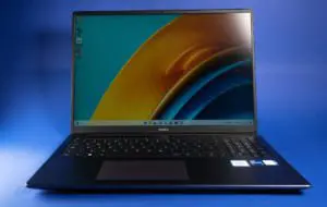 Primele impresii cu Huawei MateBook D16: Un laptop ușor de 16 inci, echipare Intel i7