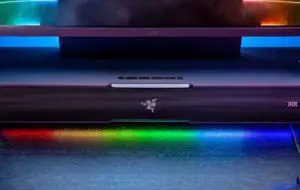 REVIEW Razer Leviathan V2, un soundbar cu RGB numai bun pentru joacă și muzică