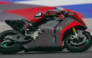 Ducati prezintă motocicleta electrică V12L MotoE cu o viteză maximă de 275 km/h