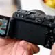 Nikon Z30 este o cameră de vlogging pentru YouTuberi, cu senzor de 20.9 MP APS-C