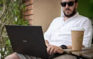 REVIEW LG Gram 16 2022: mega subțire, mega ușor, mega durabil