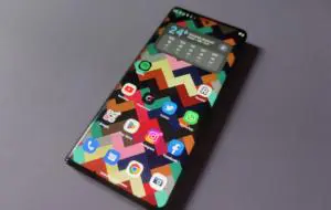 HANDS-ON Motorola Edge 30 Ultra: Un flagship cu un ecran superb și cameră de 200 MP