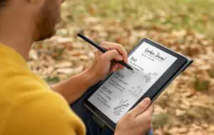 Amazon Kindle Scribe a sosit: e-reader cu suport pentru stylus