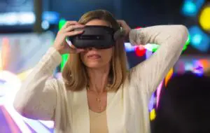 Lenovo a lansat o cască de realitate virtuală pentru Metaverse: ThinkReality VRX