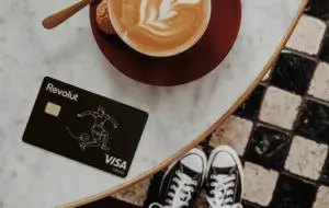 Studiu Revolut: Românii se așteaptă la reduceri mari de Black Friday 2022
