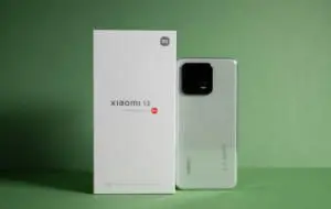 REVIEW Xiaomi 13: un flagship cât se poate de onest pentru 2023