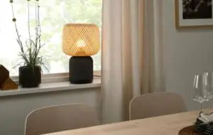 IKEA lansează o nouă boxă SYMFONISK cu abajur din bambus, tehnologie Sonos