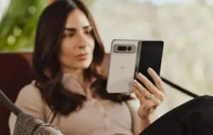Google vrea acum să lanseze un telefon pliabil cu clapetă Pixel Flip
