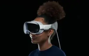 Apple nu renunță la lansarea unor ochelari inteligenți, și pregătește Apple Vision Pro-ul ieftin pentru anul viitor