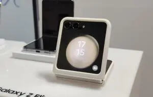 Samsung deja testează un Galaxy Z Flip 6 cu o cameră upgradată