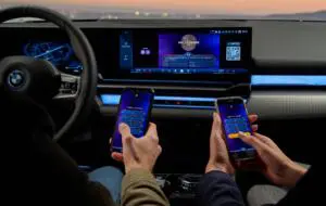 BMW şi AirConsole sărbătoresc lansarea jocurilor în automobil cu o apariţie comună la Gamescom, anunţând un nou joc pentru 2024