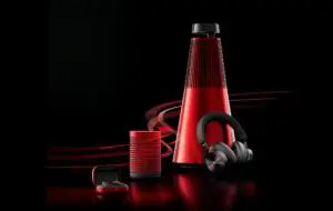 Bang & Olufsen lansează o nouă colecție de căști și boxe alături de Ferrari