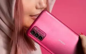 Telefon pentru fani Barbie Movie: Nokia G42 5G roz se poate repara acasă