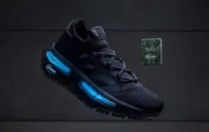 Infineon și Adidas dezvăluie un prototip de sneaker care luminează în funcție de muzică