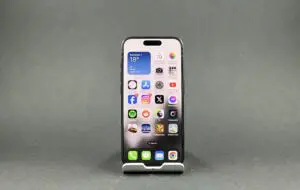 iPhone 16 Pro și Pro Max vor avea un ecran aproape fără margini