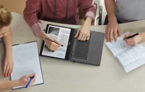 ASUS anunță Learn and Compete 2024, un concurs TIC destinati liceenilor din capitală