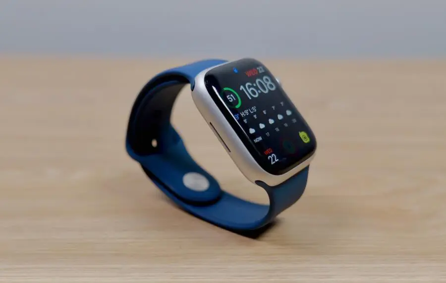 Apple Watch Series 9 front left