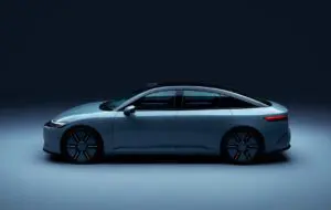 Sony și Honda dezvăluie o mașină electrică care poate fi condusă cu controller-ul DualSense