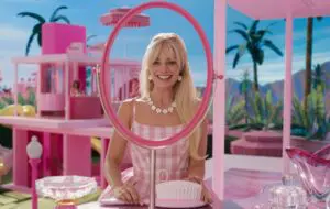 Margot Robbie lucrează la producția unui film bazat pe seria Sims