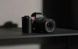 Leica lansează SL3, o cameră full-frame mirrorless cu filmare 8K de 7.000 de dolari