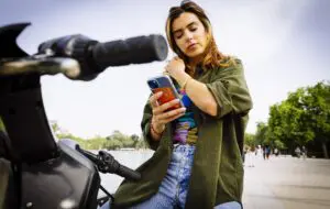 Ce este smishing-ul, un tip de atac cibernetic foarte popular care poate afecta pe oricine