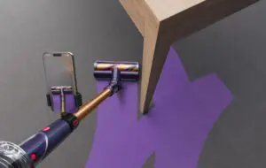 Dyson anunță CleanTrace, o funcție care îți arată în timp real unde mai trebuie să dai cu aspiratorul