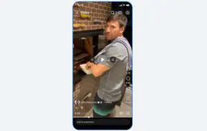 Facebook lansează o nouă interfață de redare video, aproape identică cu cea de pe TikTok