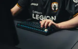 Logitech lansează o nouă tastatură premium de gaming