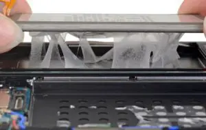 iFixit renunță la parteneriatul cu Samsung. Acuză producătorul că nu a făcut eforturi în direcția reparațiilor acasă