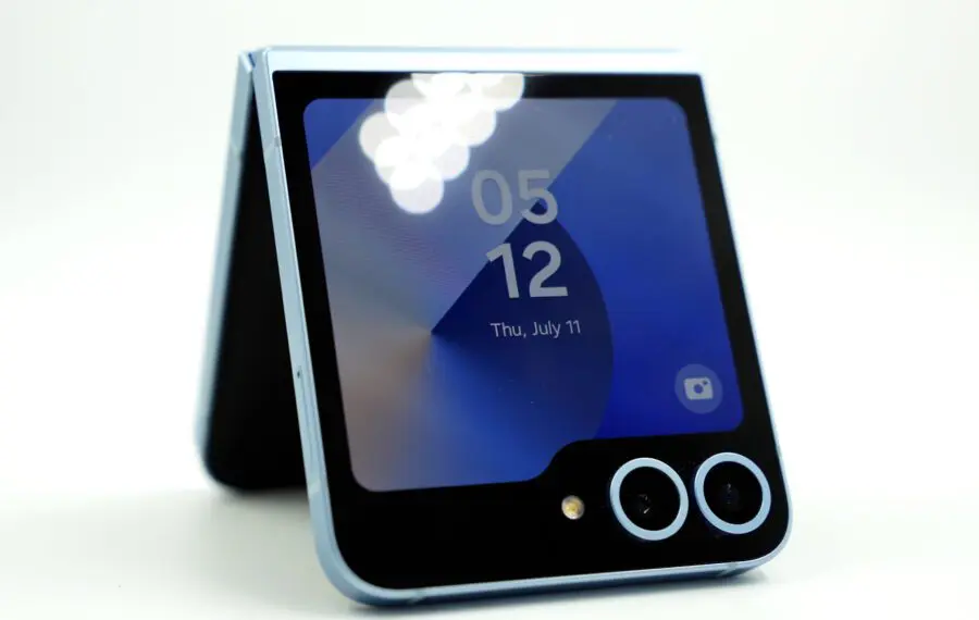 Samsung Galaxy Z Flip6 FE