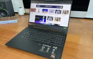 Cele mai bune laptopuri de la ASUS la care să te uiți de Black Friday 2024
