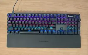 SteelSeries Apex Pro review: Tastatura care îți permite să reglezi fiecare apăsare