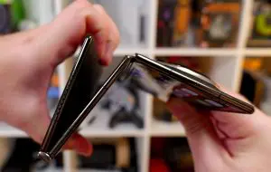 Huawei deja lansează Mate XTs, al doilea tri-fold, în timp ce restul producătorilor încă nu au unul