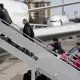 Cum încearcă o companie aeriană să îi facă de râs pe cei care vor să îți ia fața la îmbarcare