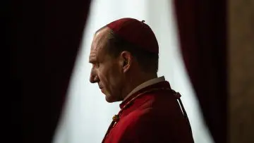 Conclave review – Politică și tensiune la Vatican