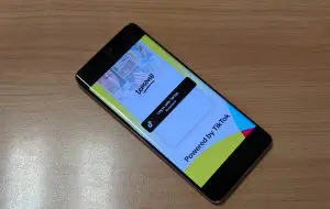TikTok ar începe să își „împingă” utilizatorii către Lemon8, varianta sa de rezervă în cazul unei interdicții