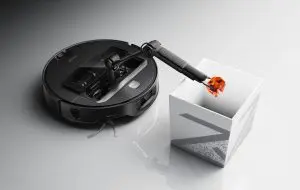 Roborock anunță Saros Z70, aspiratorul cu braț robotic care îți face și ordine în casă