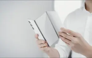 Un nou tri-fold, prezentat la MWC 2025: Tecno Phantom Ultimate 2