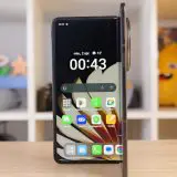 Pliabilul Oppo Find N6 promite să fie mai subțire și mai ușor decât un telefon „tradițional”