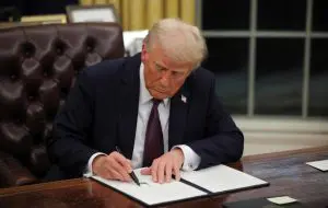 Trump va scoate în afara legii deepfake-uri create din răzbunare